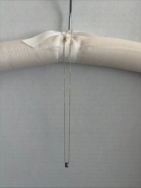 Mejuri Gold 'E' Initial Pendant Necklace